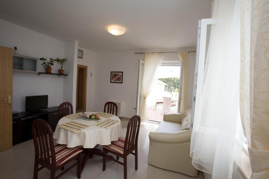Apartments Grlica سوتيفان الغرفة الصورة